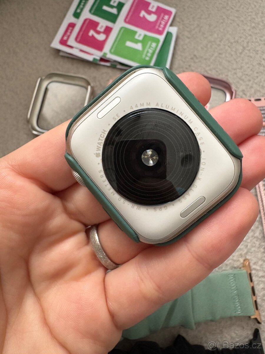 Apple Watch SE (2022) 44 mm GPS, Starlight, TOP stav+výbava - 19
