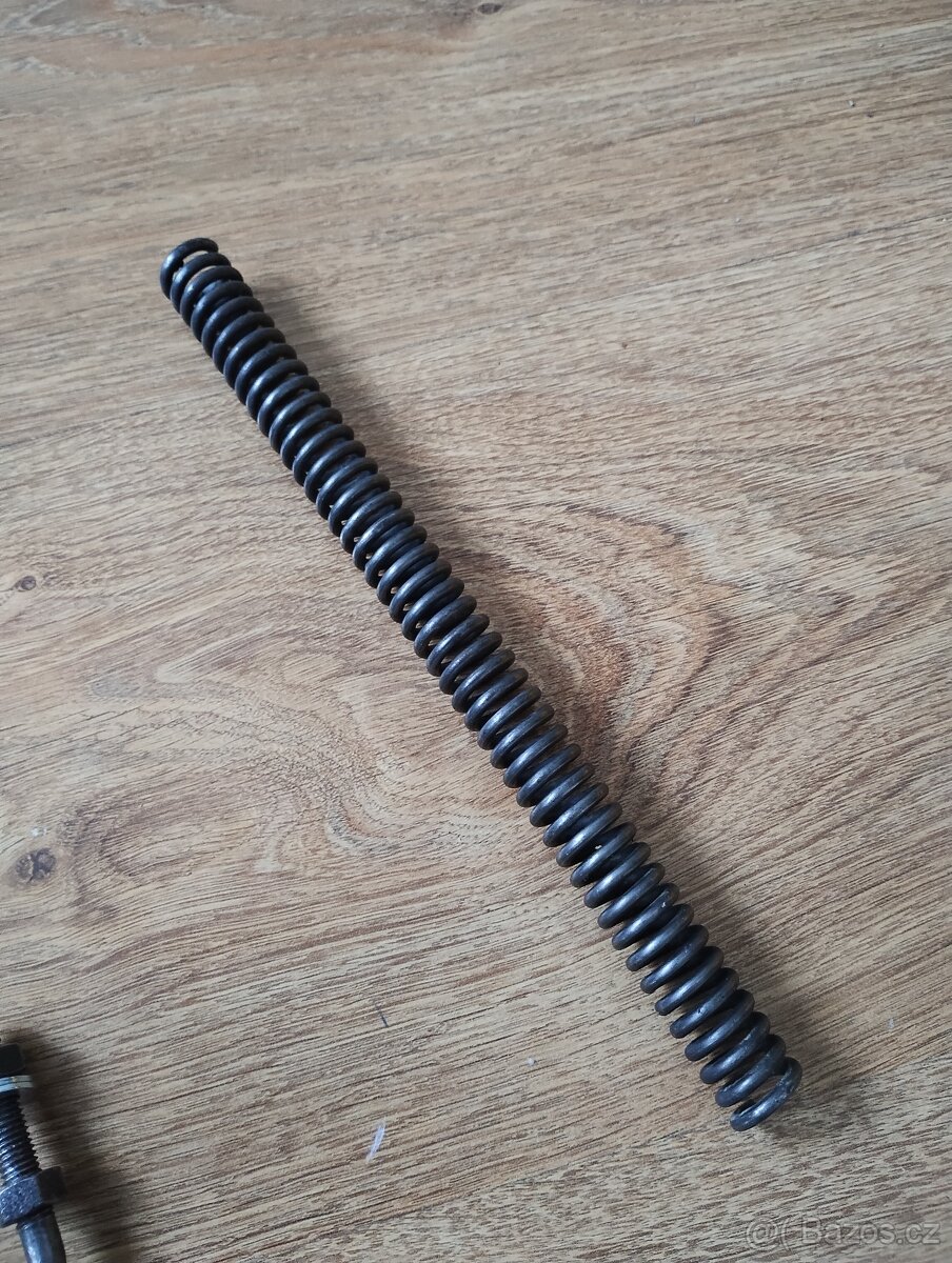 Prodám náhradní díly na jawetta 551 a Stadion S 11 a S 22 - - 19