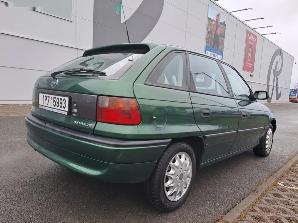 Opel Astra, 1.6i 2.MAJ VELMI PĚKNÉ AUTO - 19