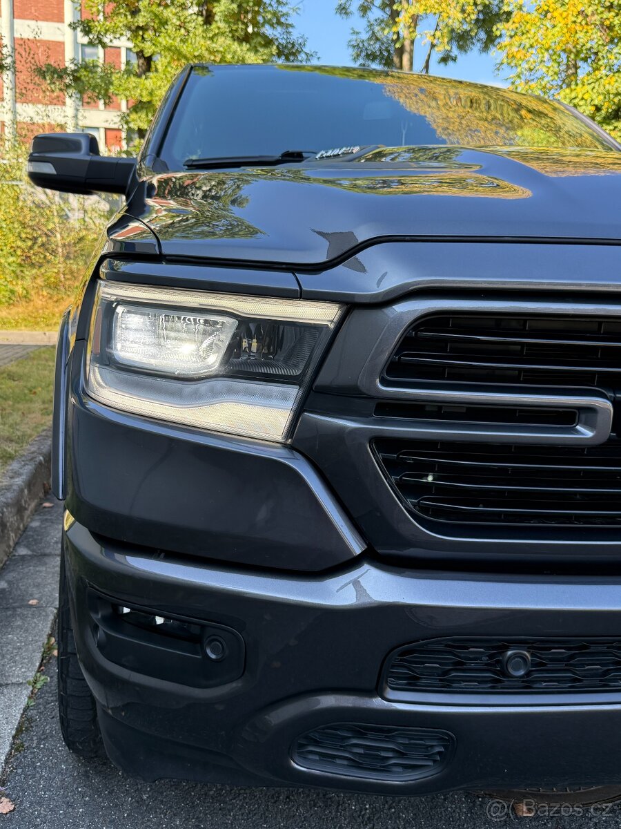 Dodge RAM 1500 5.7 V8 HEMI--2019--Laramie--kůže--96.000km - 19