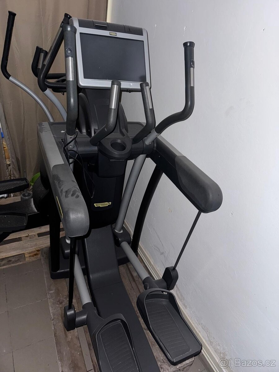 Fitness stroje - zařízení z fitness centra - 19