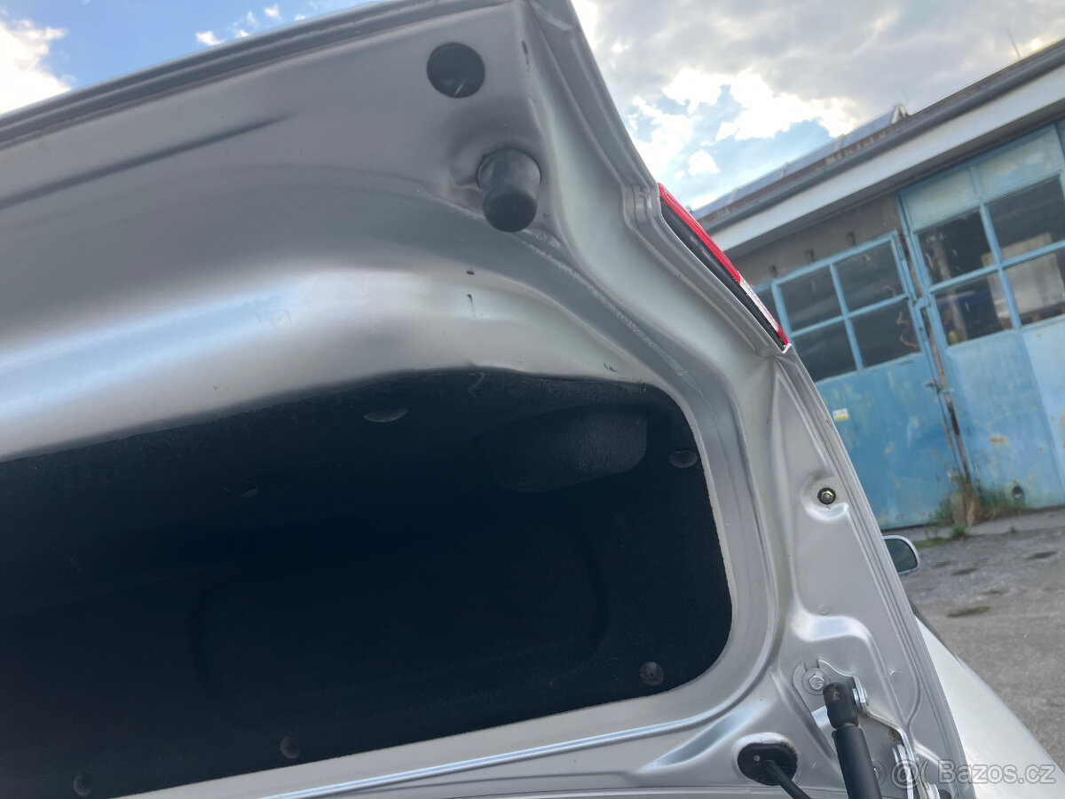 Seat Cordoba Sport Coupe SX 1.9 TDI 81 kW ASV 160.000 km - 19