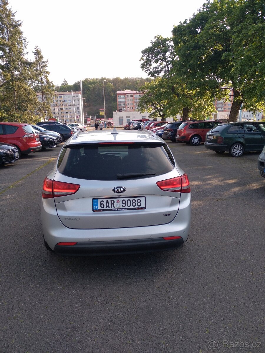Kia Ceed 1.6Crdi 100kW NAVI - 19