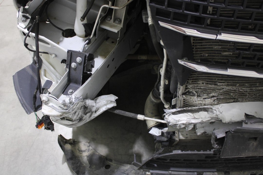 RENAULT MASTER 2020 2,3 d 85 tkm havarovaný - 19