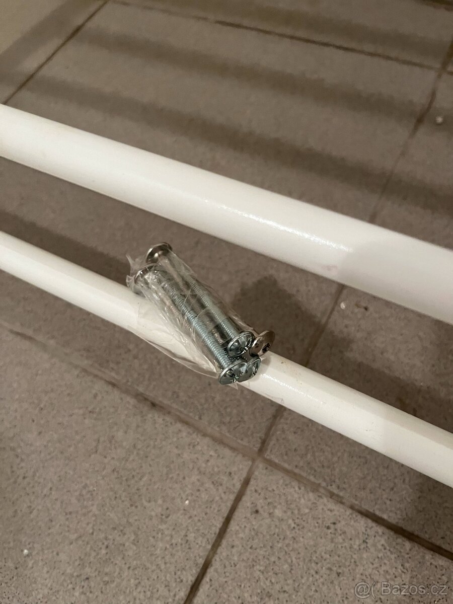 Dětská postel + matrace + prostěradla + povlečení - 19