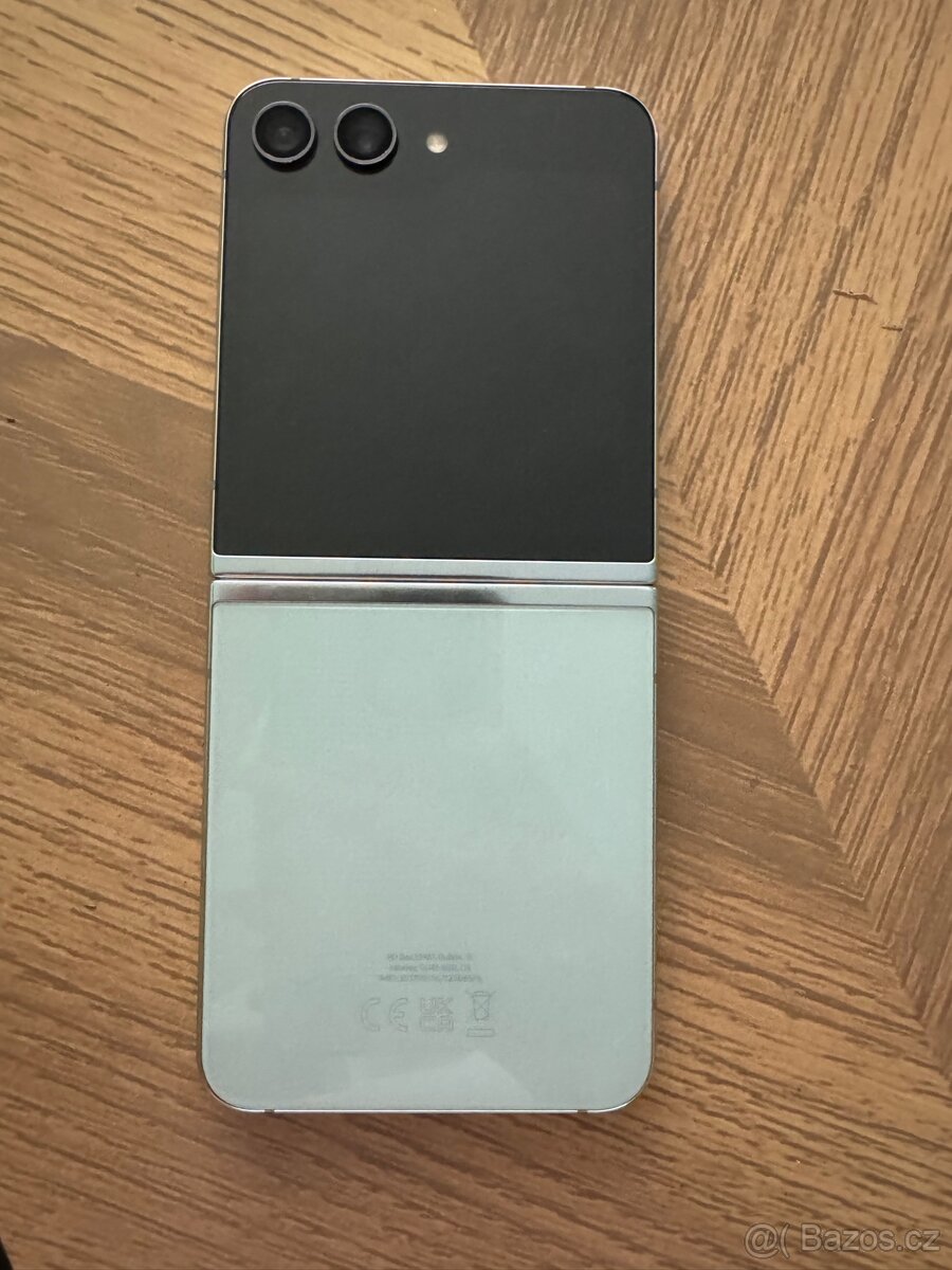 Samsung Galaxy Z Flip 5 - 19