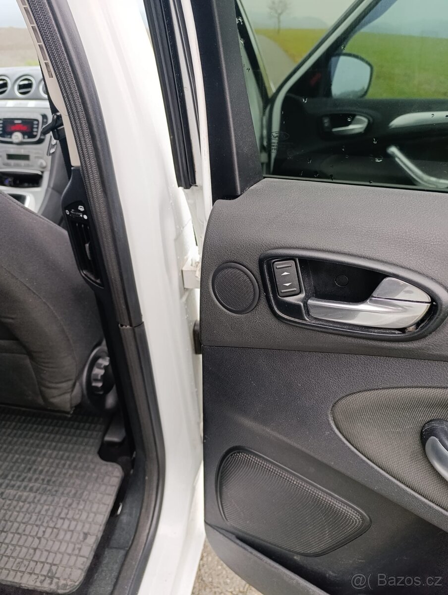 Ford S-Max 2.5i TURBO / 162KW / VÝHŘEV / KLIMA / SERVIS / - 19