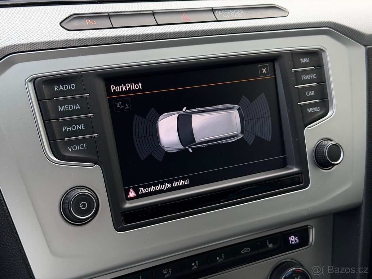 VW Passat 2.0 TDi 110 kW/manual/combi/2015 - 19