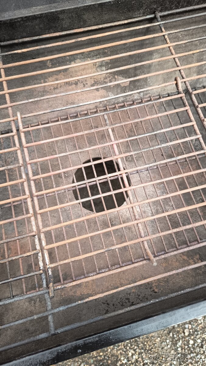 Zahradní nábytek, slunečník, gril - 19