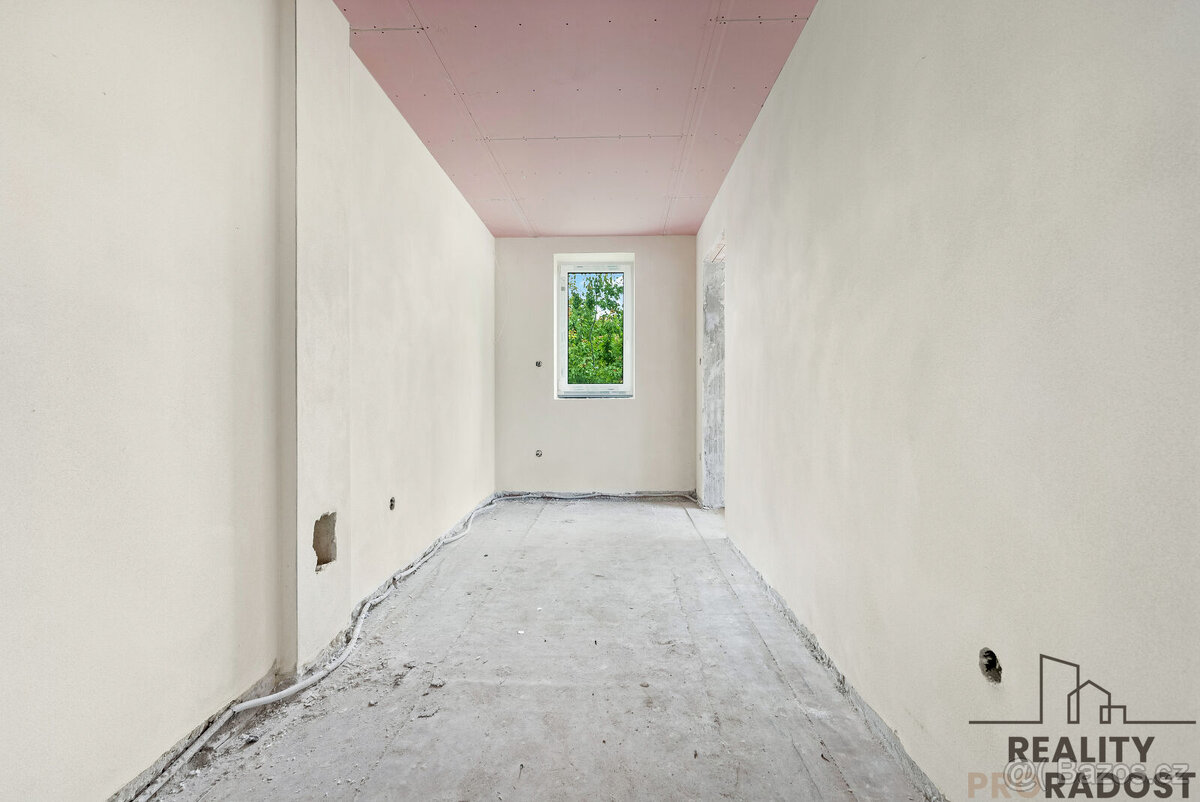 Prodej rodinného domu 4+kk, s garáží, pozemkem 608 m2, Medlo - 19