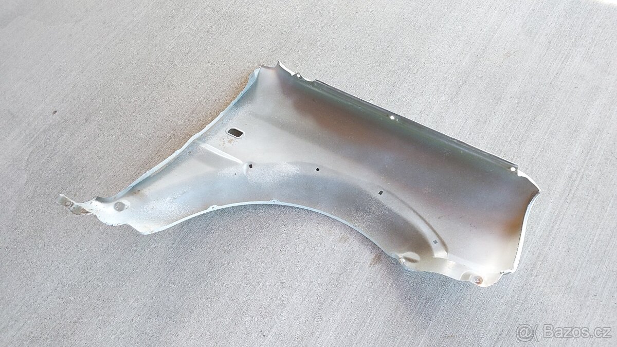 Suzuki Jimny – Blatník LP bilý - 19