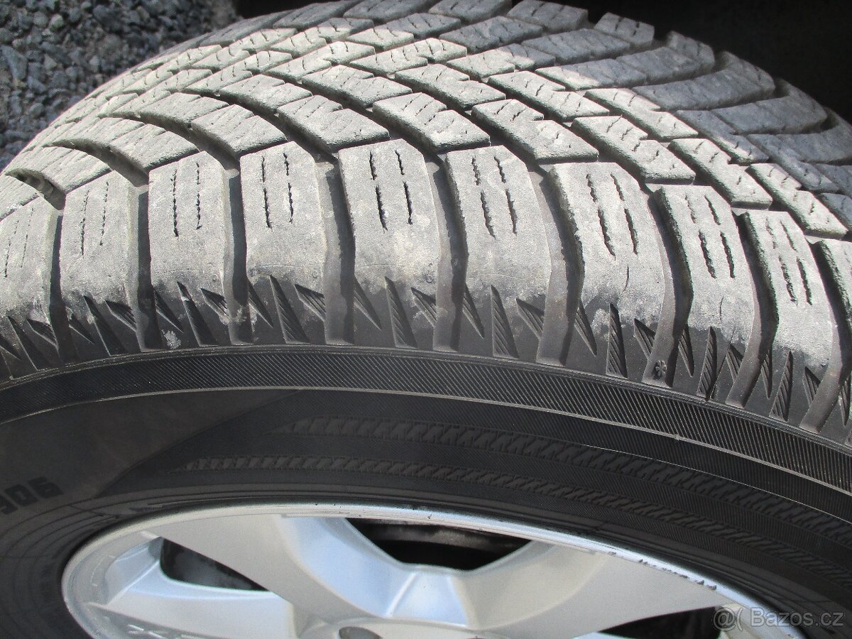 Volvo XC70 2,4D5 120KW Momentum Man. AWD 2012 DPH - 19