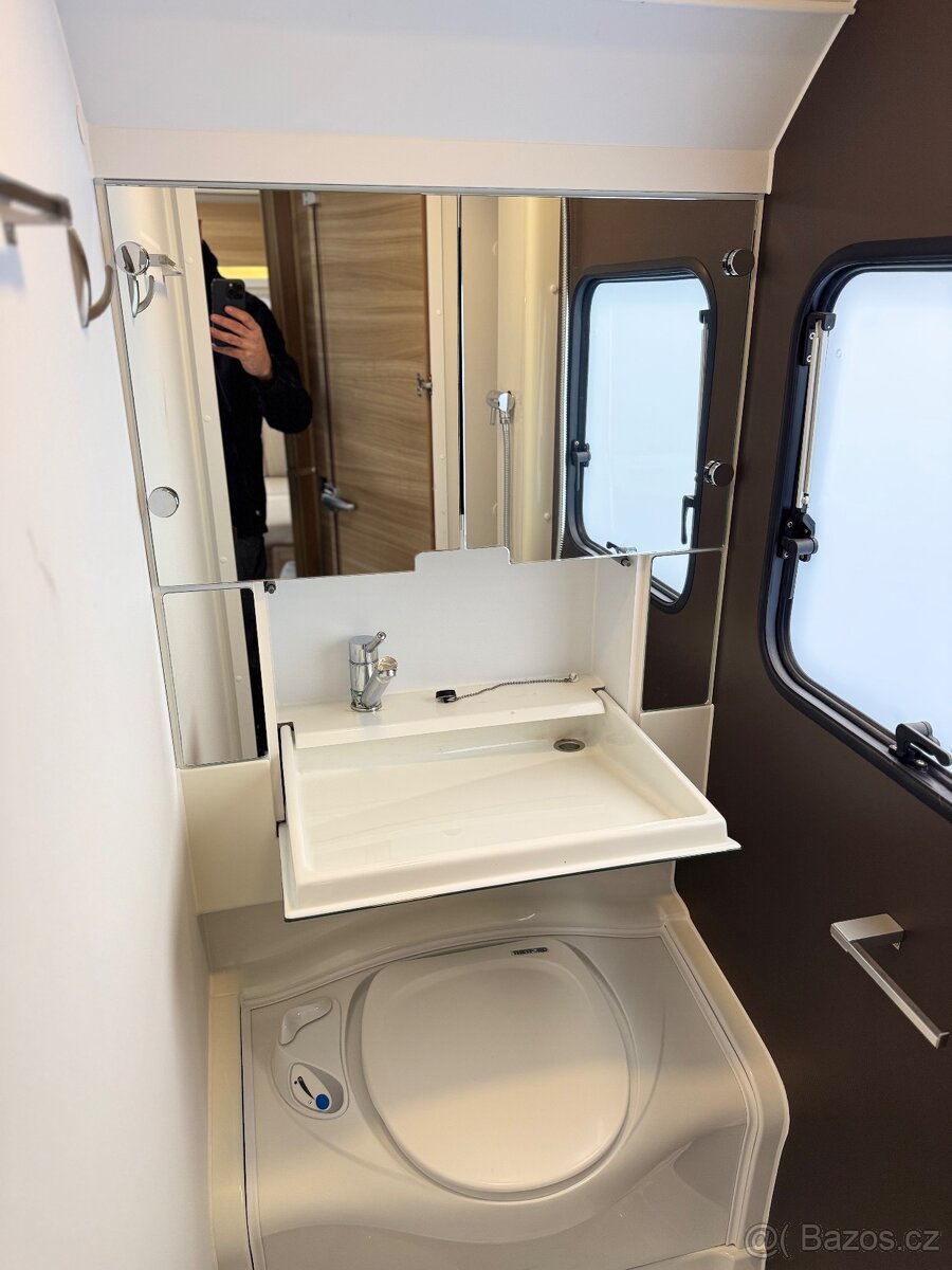 Adria Altea 472 PU ~ Francouzská postel - 19