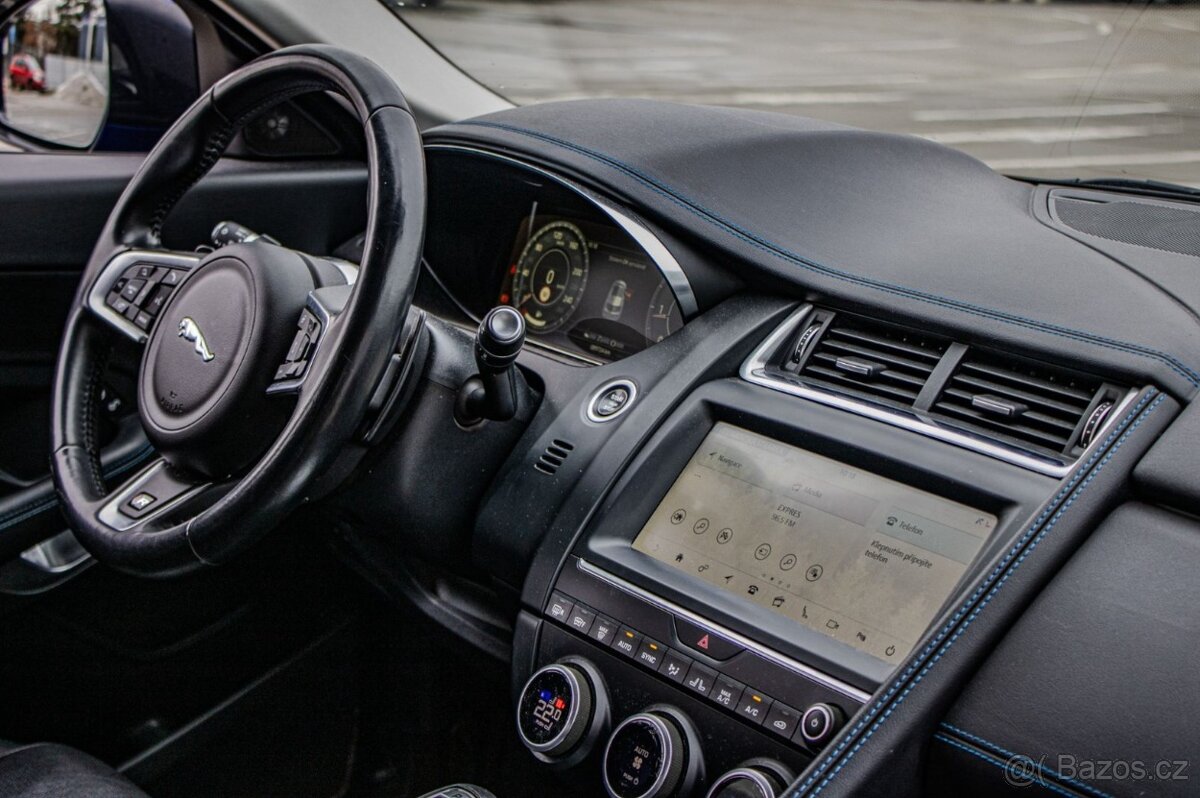 Jaguar E-Pace 2.0 R-Dynamic SE AWD A9 132kW - 19