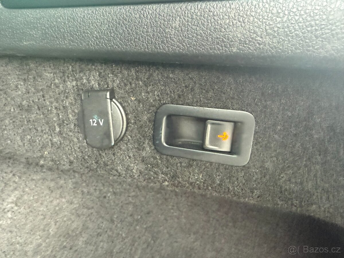 VW PASSAT B8 2.0 TDi MATRIX VIRTUAL KAMERA TAŽNÉ - 19