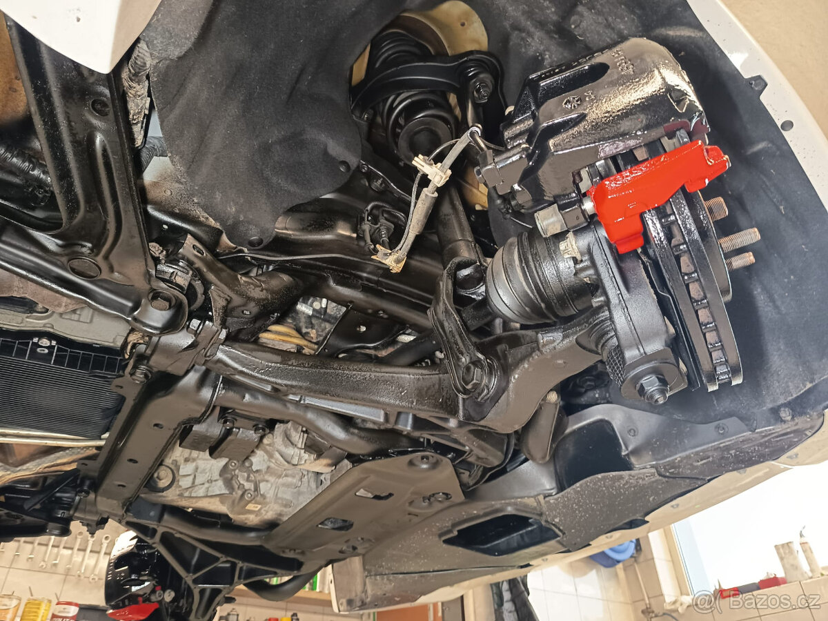 Dudge Durango R/T 5,7 V8 HEMI 4x4, REZERVACE - 19