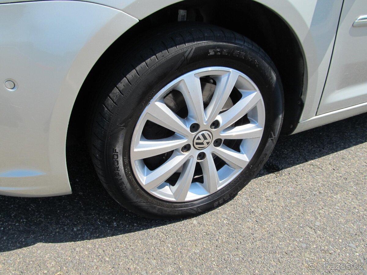 Volkswagen Touran 2.0 TDI 7 míst - 19