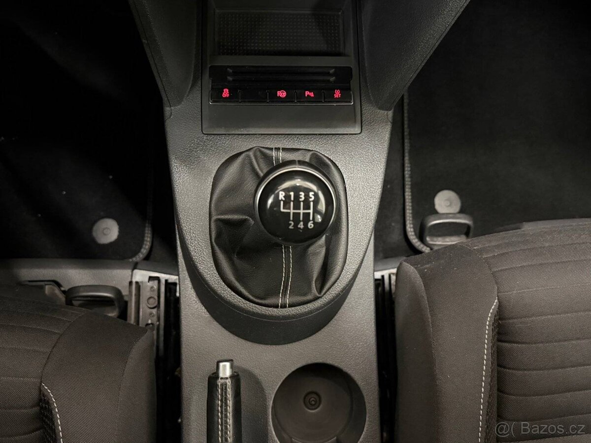 Volkswagen Touran, 1.4 TSI CUP/WEBASTO/7.MÍST - 19