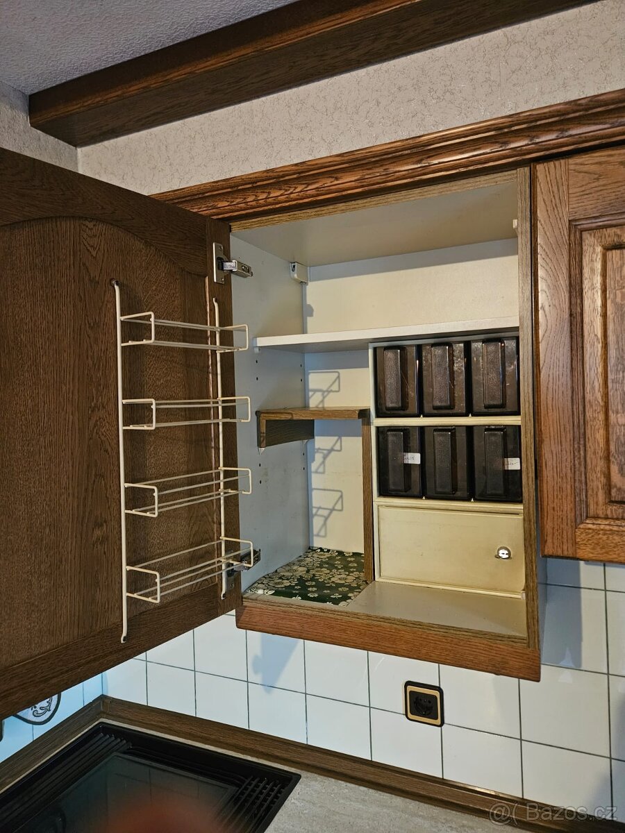 Masivní kuchyňská linka z Německa se spotřebiči - 19