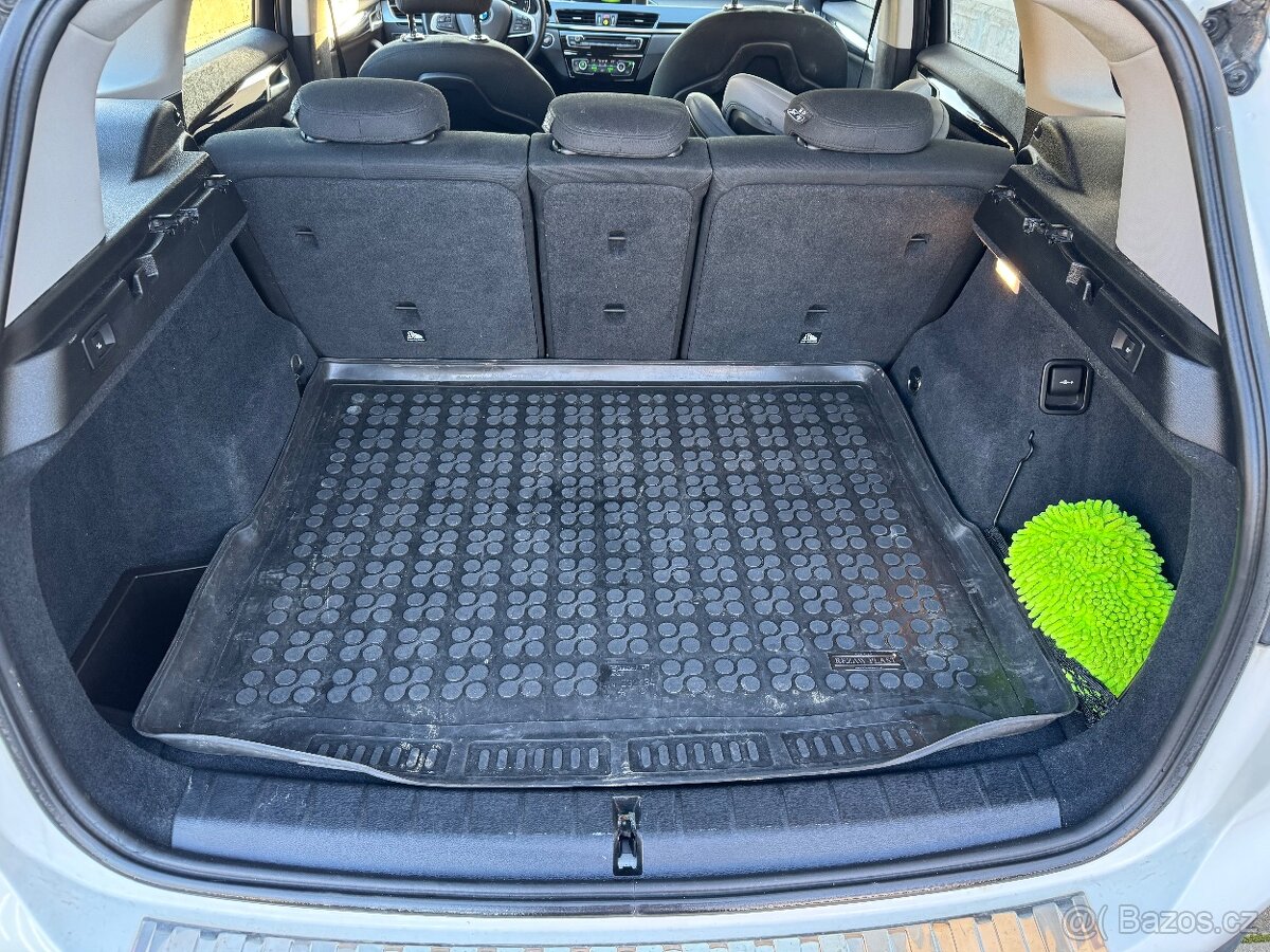 PRODÁNO BMW X1 xDrive 18d PERFEKTNÍ STAV 2 SADY KOL - 19