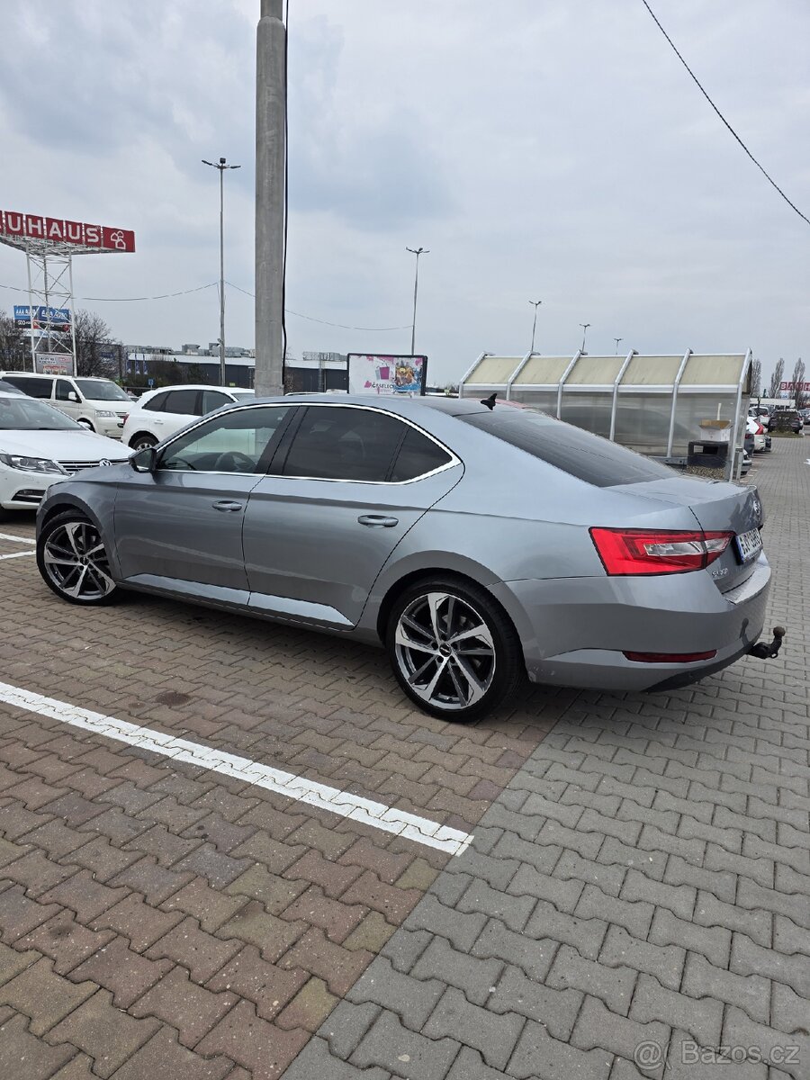 Škoda Superb - 19