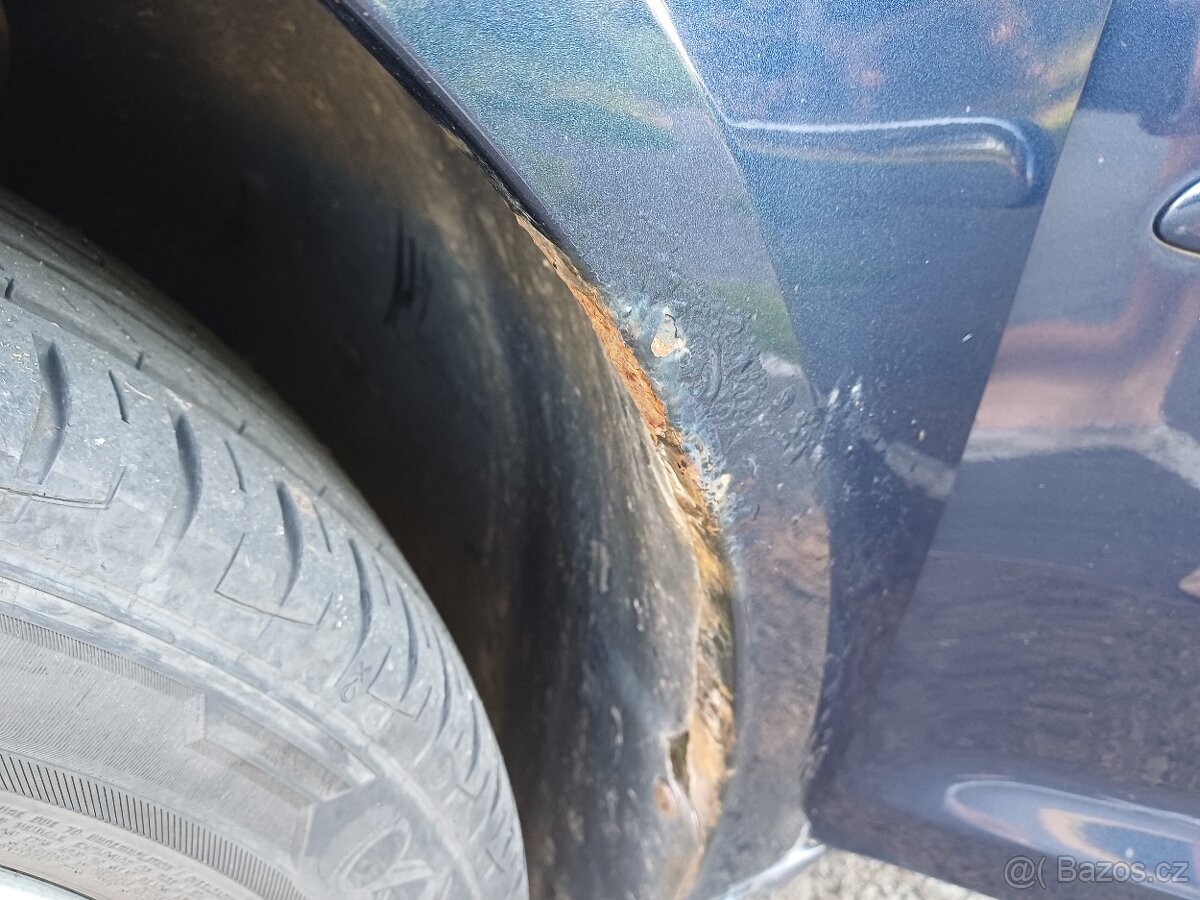 Volkswagen Touran 2,0 TDi 103KW 2010 - VELKÁ SLEVA - 19