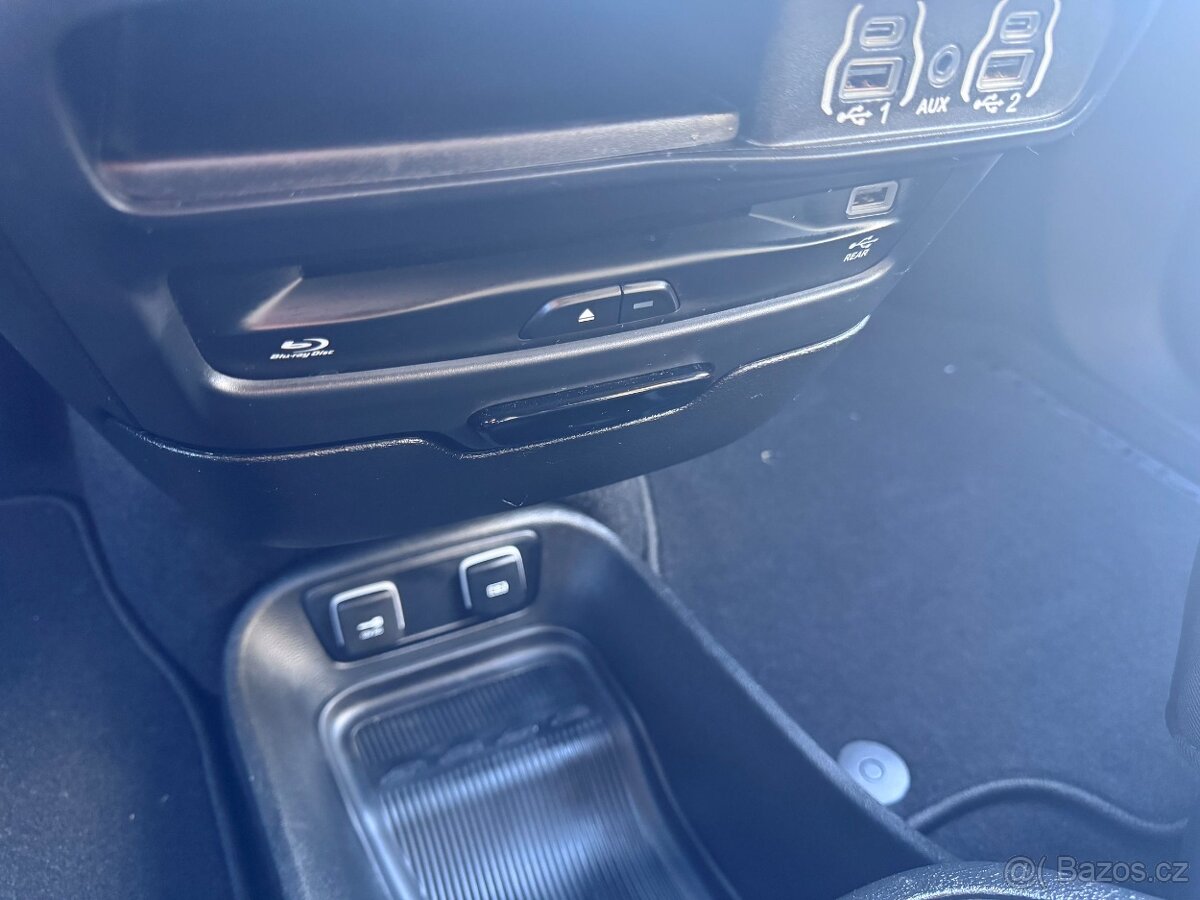 Chrysler Pacifica 3,6 RU Limited DVD Čočka 2021 DPH - 19