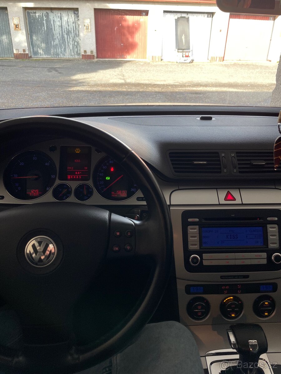 VW passat b6 PD 2.0tdi 125kw DSG. Bez koroze, krásný stav. - 19