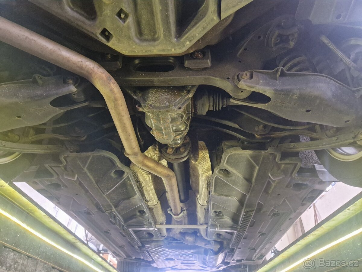 Mercedes Benz W204,C220CDi,125KW,MANUÁL,BEZ KOROZE,R.V.2011 - 19