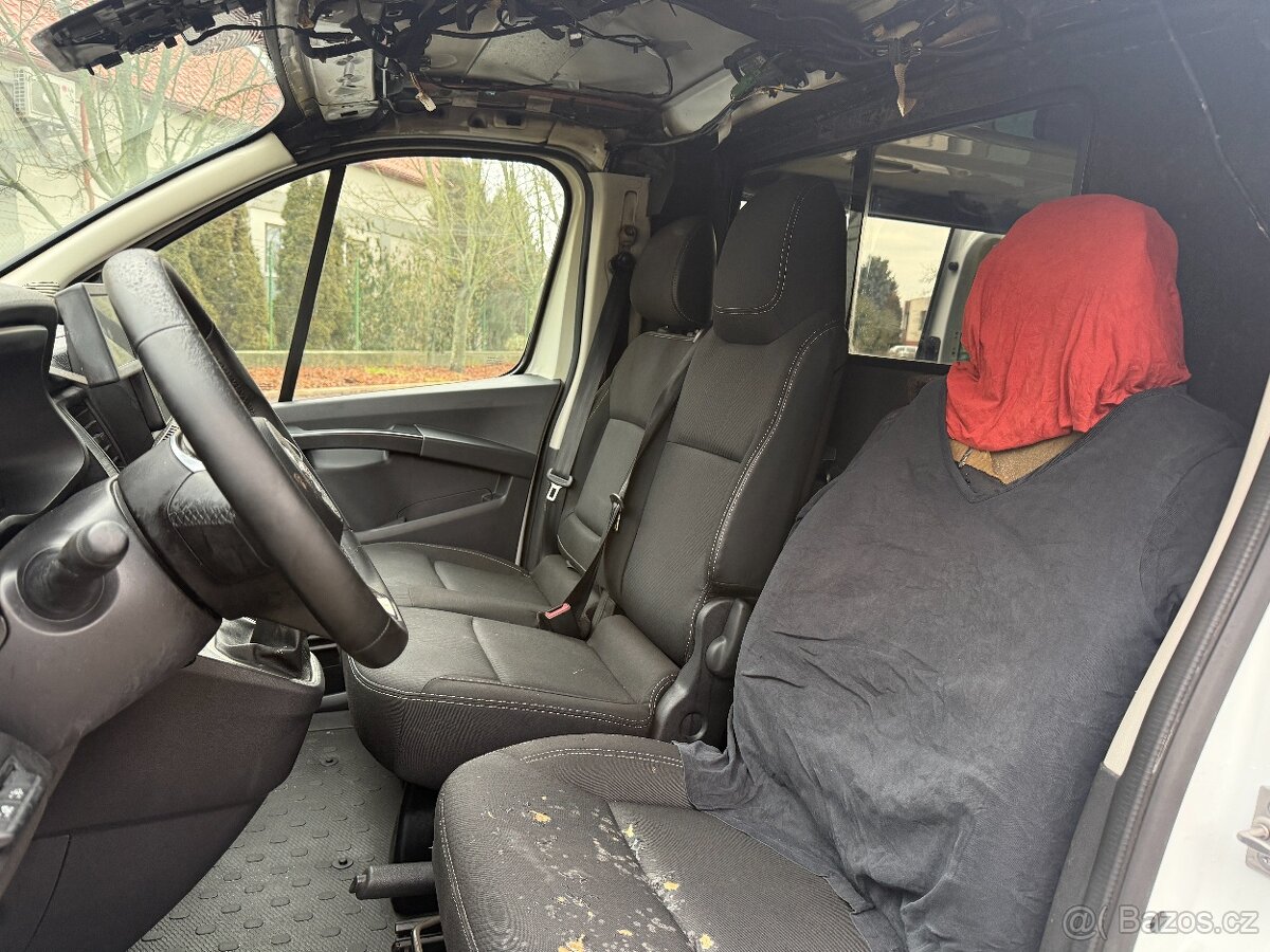 Nissan Primastar L2H2 2.0 DCI Ambulance - 19