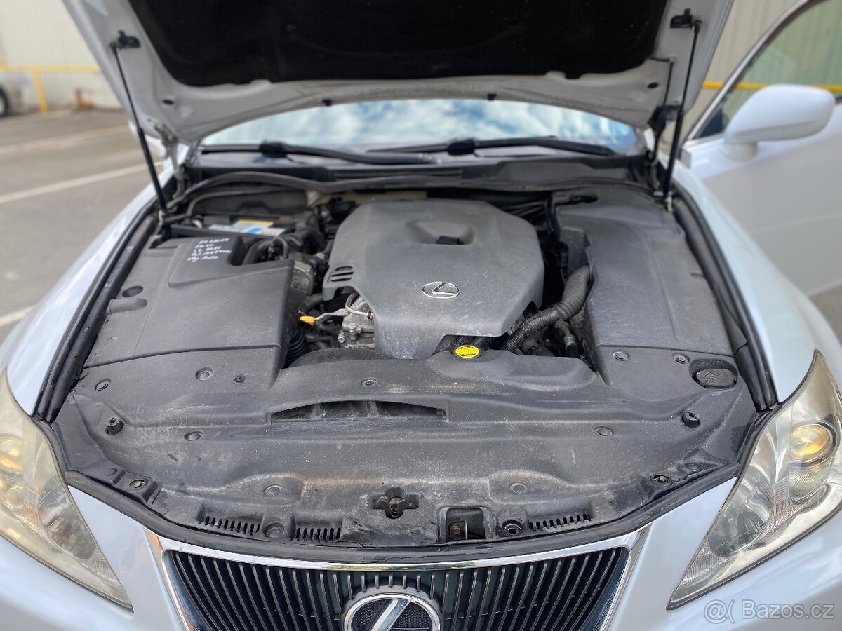 Lexus IS220D rok 2011 - 19