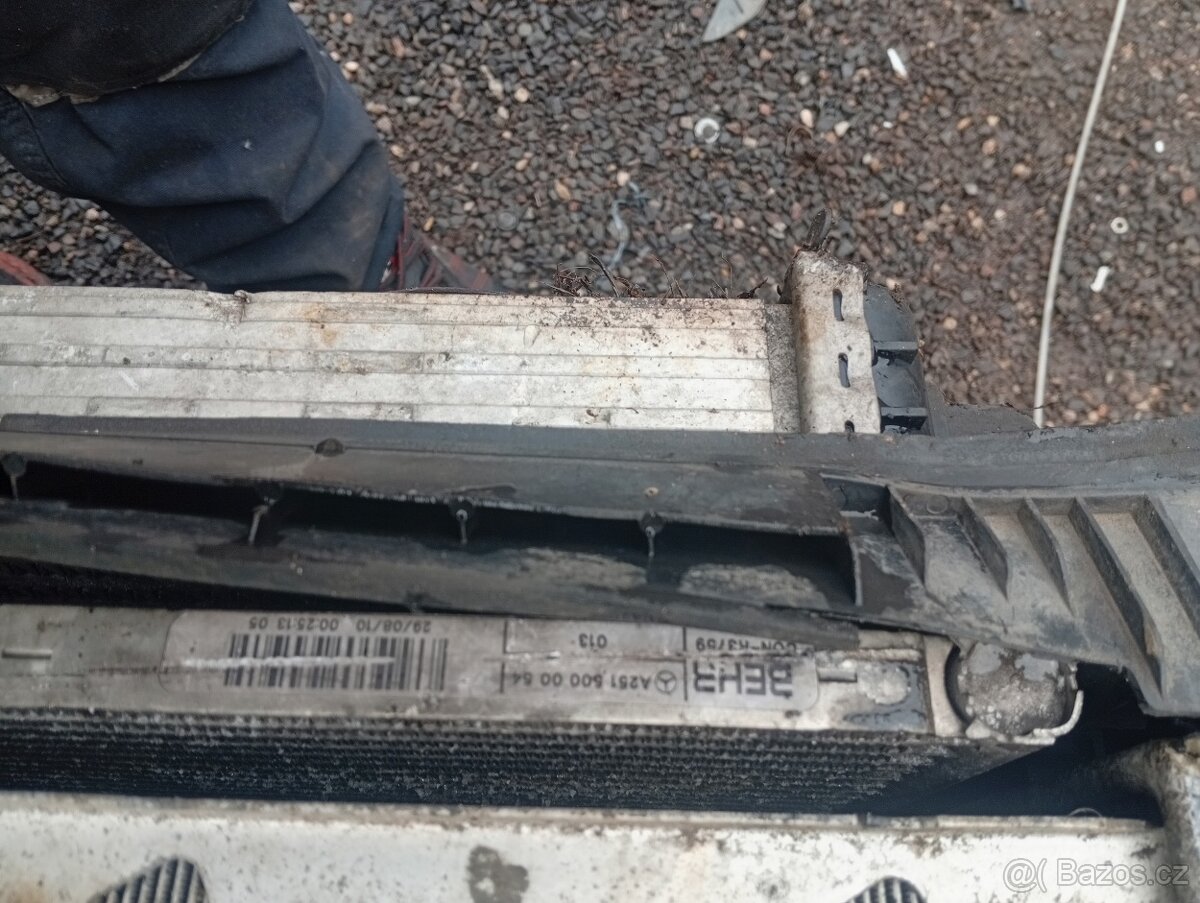 MERCEDES ML W164 PŘEDNÍ ČELO, VÝZTUHY, SAHARA S CHLADIČI - 19