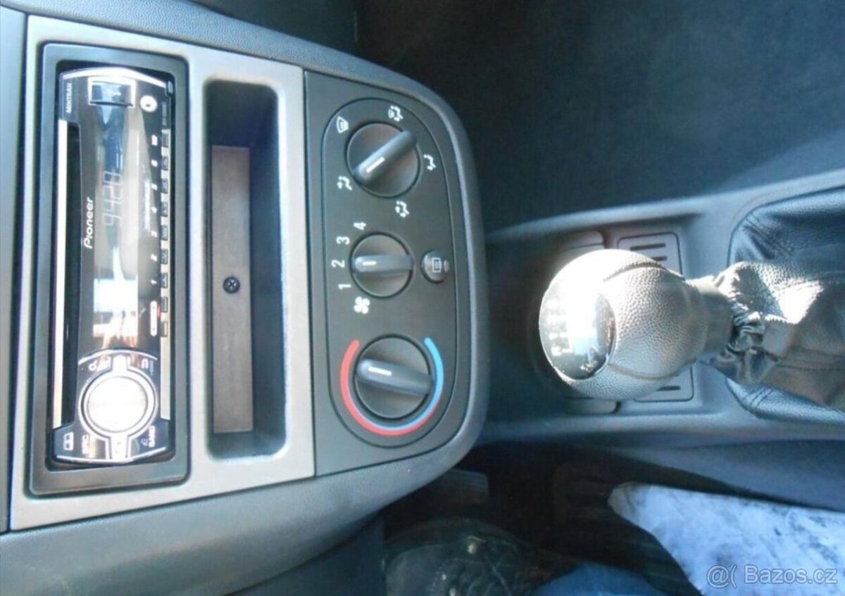 Opel Combo 1,4 66 kW Historie benzín - 19