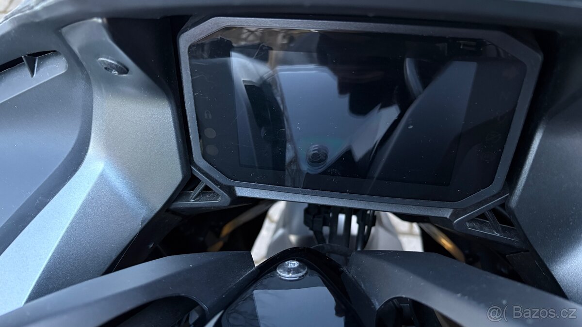 Honda Forza 750 šedá s výbavou r.v. 2023 - 19
