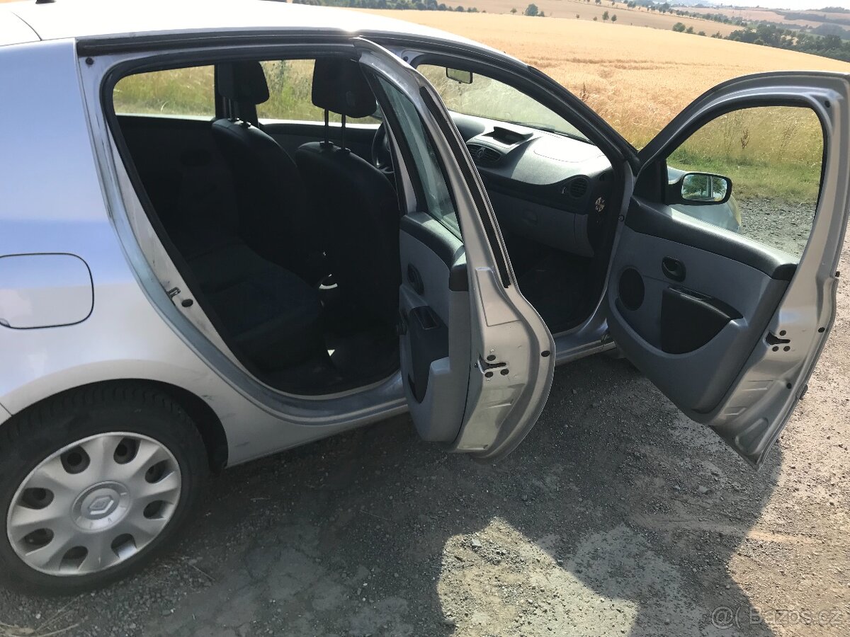 Renault Clio 1.5 dci 50kw - 19