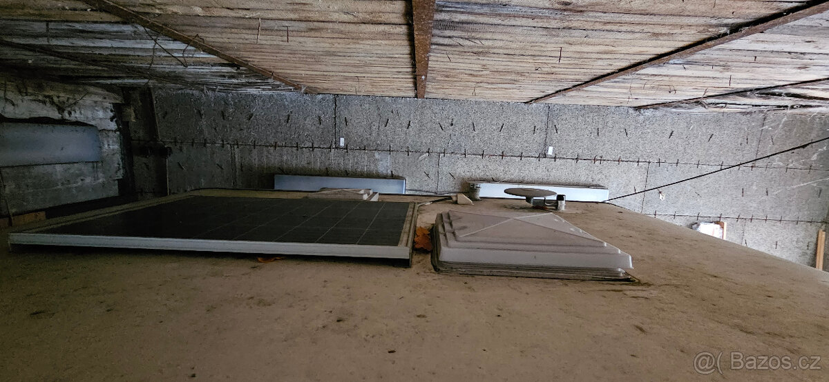 Obytný přívěs Chateau 400 - 19