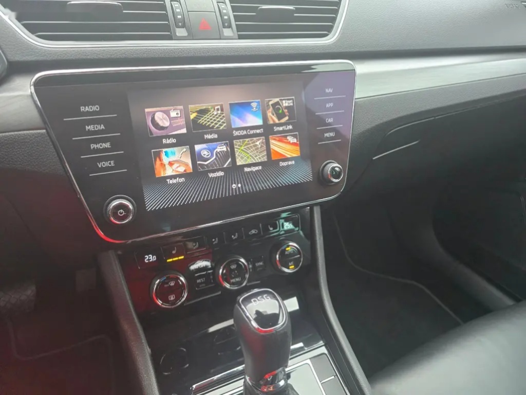 Škoda Superb, COMBI STYLE 2,0 TDi / 140 kW D - 19