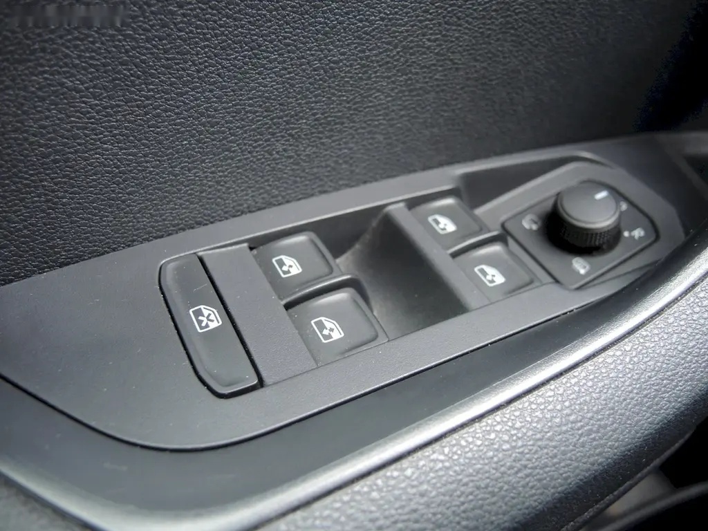 Škoda Karoq, 1.5TSI 110kW DSG Style Plus - 19