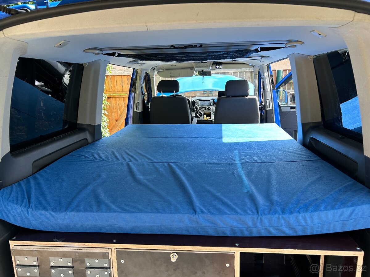 VW Multivan T5 77kW, dvoje šoupačky - 19