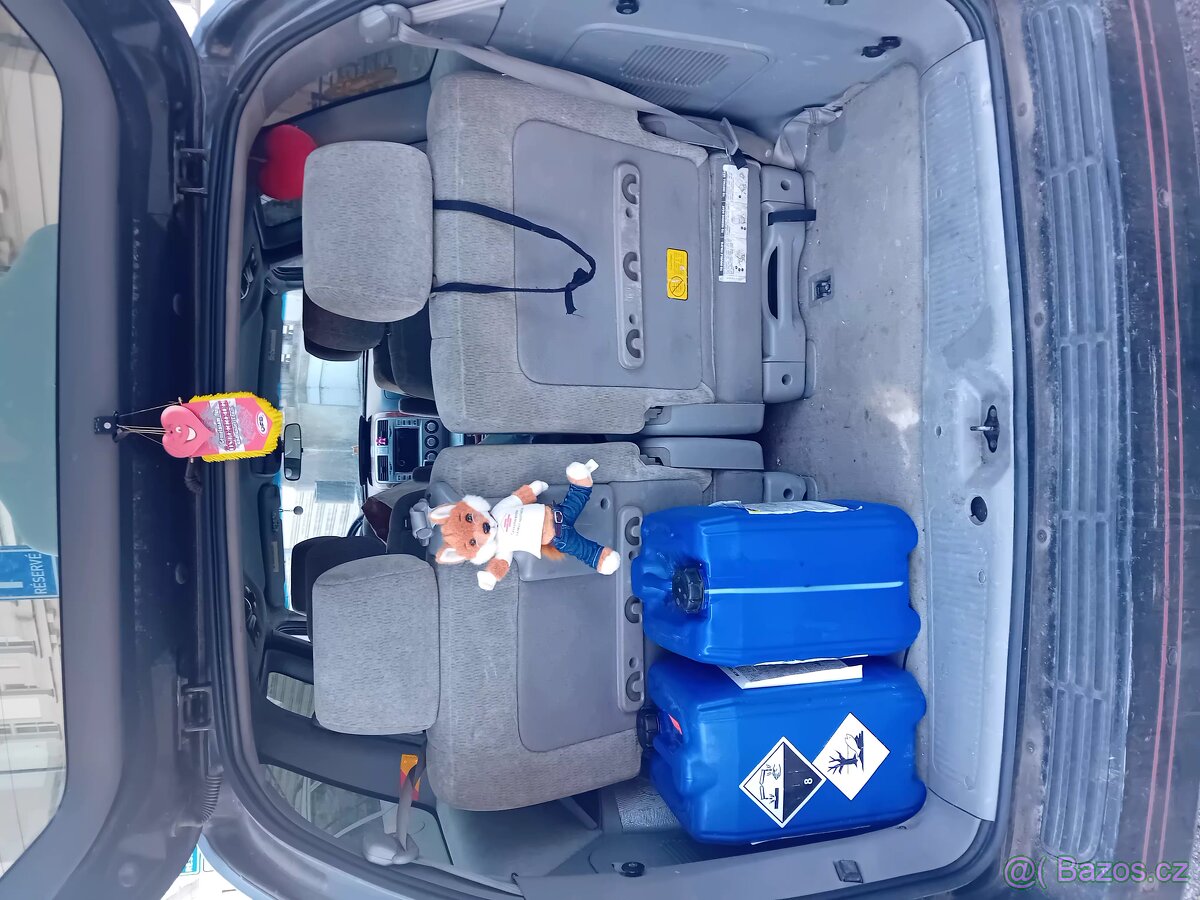 Prodám Kia Carnival - 19