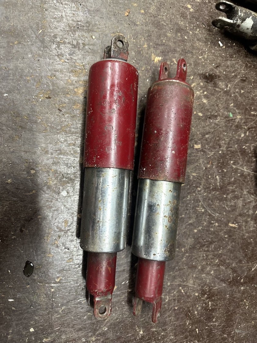 Predám zadní tlumiče na motocykle JAWA ČZ 125 175 250 350 - - 19