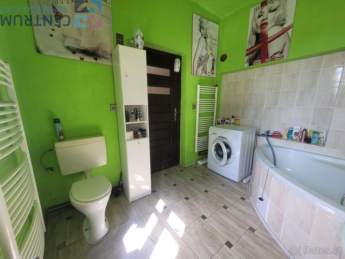 Rodinný dům v obci Bláhov u H - 19