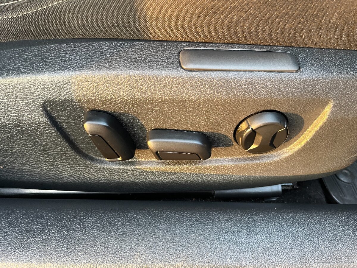 Škoda Superb 2.0tdi 140kw manuál po servisu nehavarované - 19