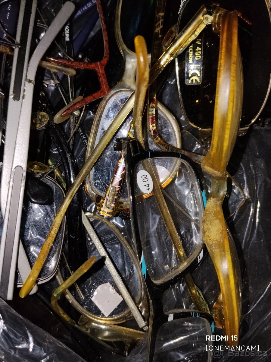 34 ks brýlí retro, Balmain, a další + díly - 19