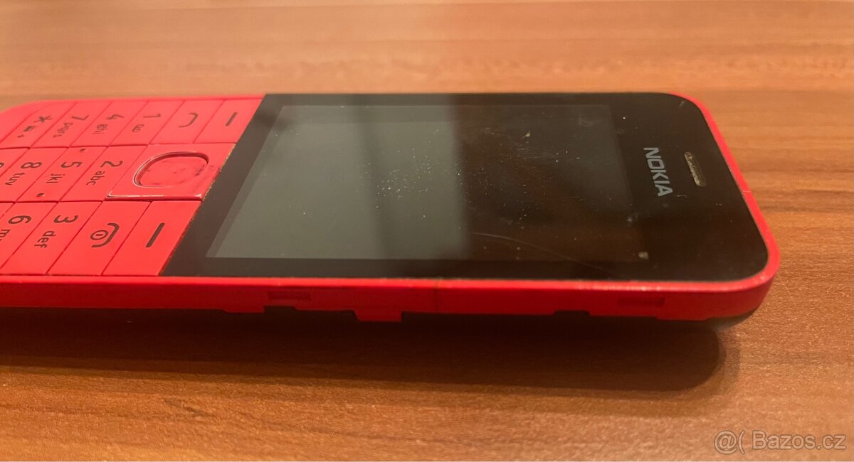 Nokia 220 4G Dual SIM-poškozený kryt - 19
