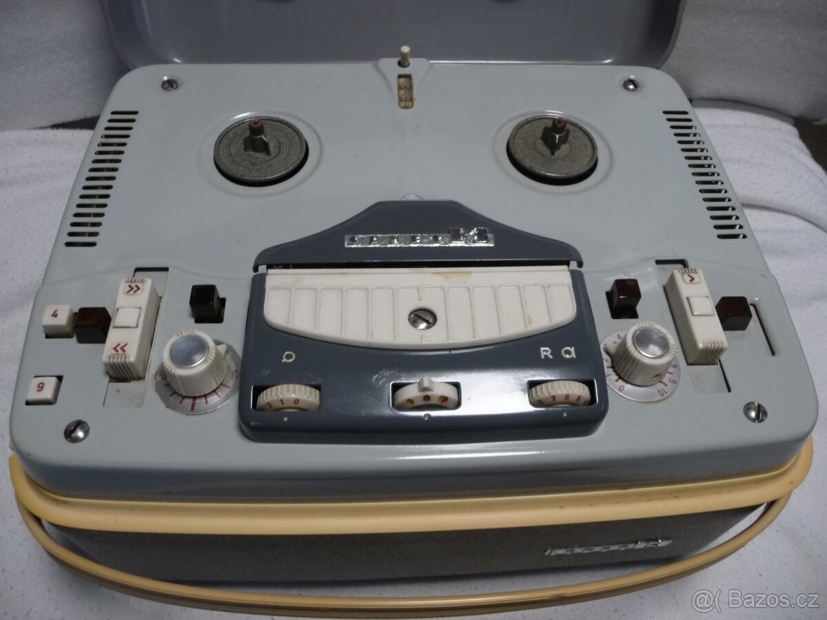 Magnetofon TESLA - 19