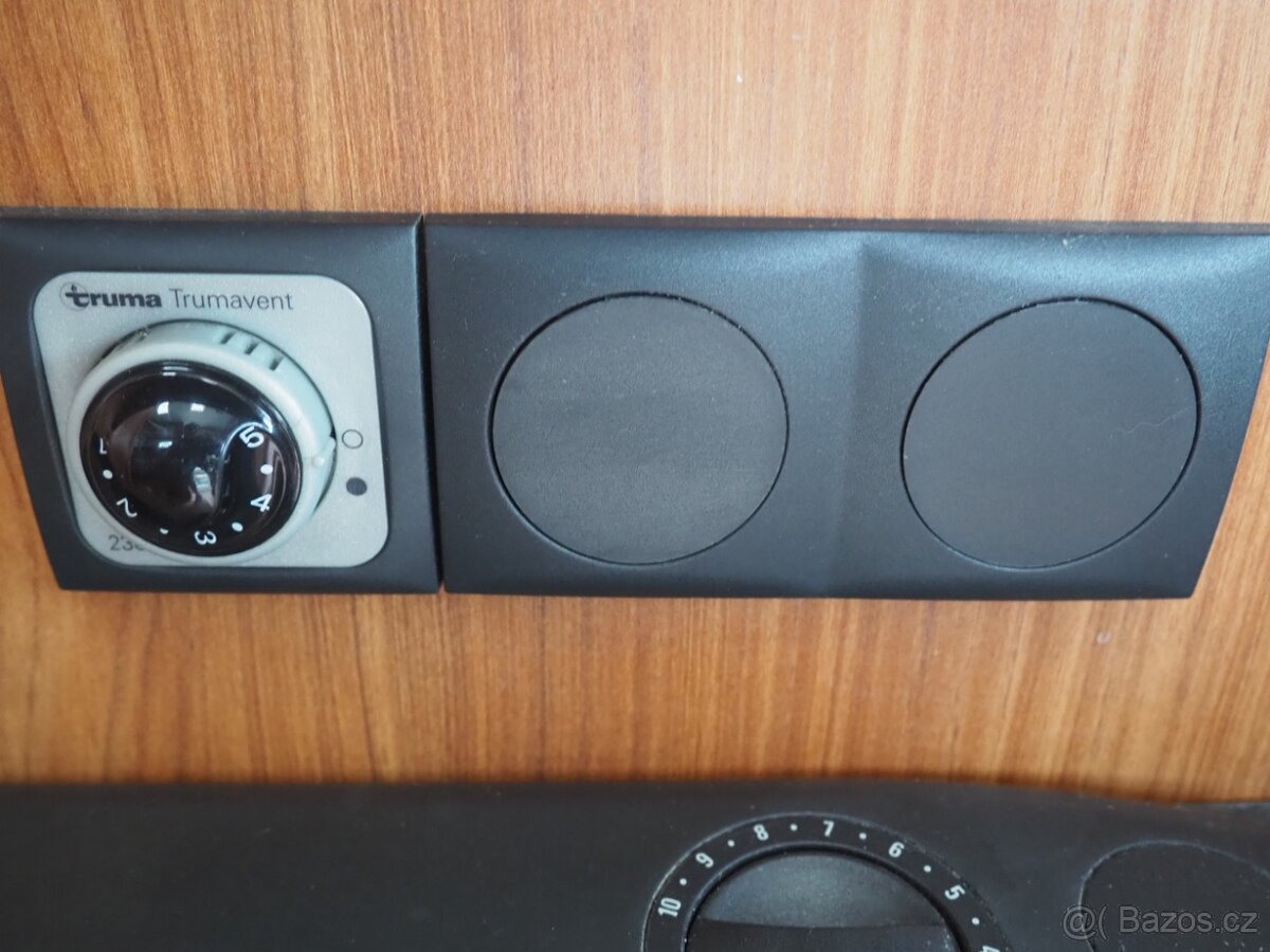 2011 Dethleffs Nomad EL3 spaní pro 4 osoby - 19