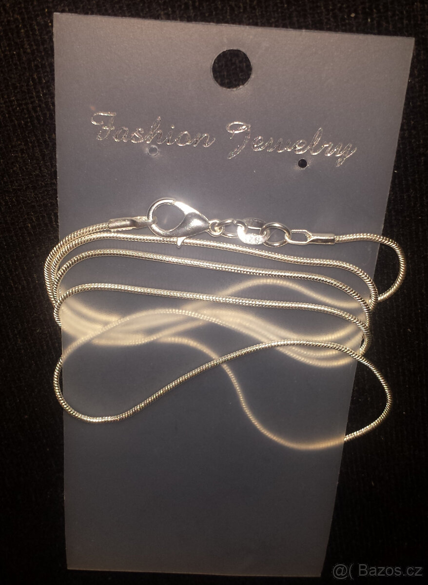 KRÁSNÝ DÁREK - Dámský řetízek se 4 různými přívěsky - 19