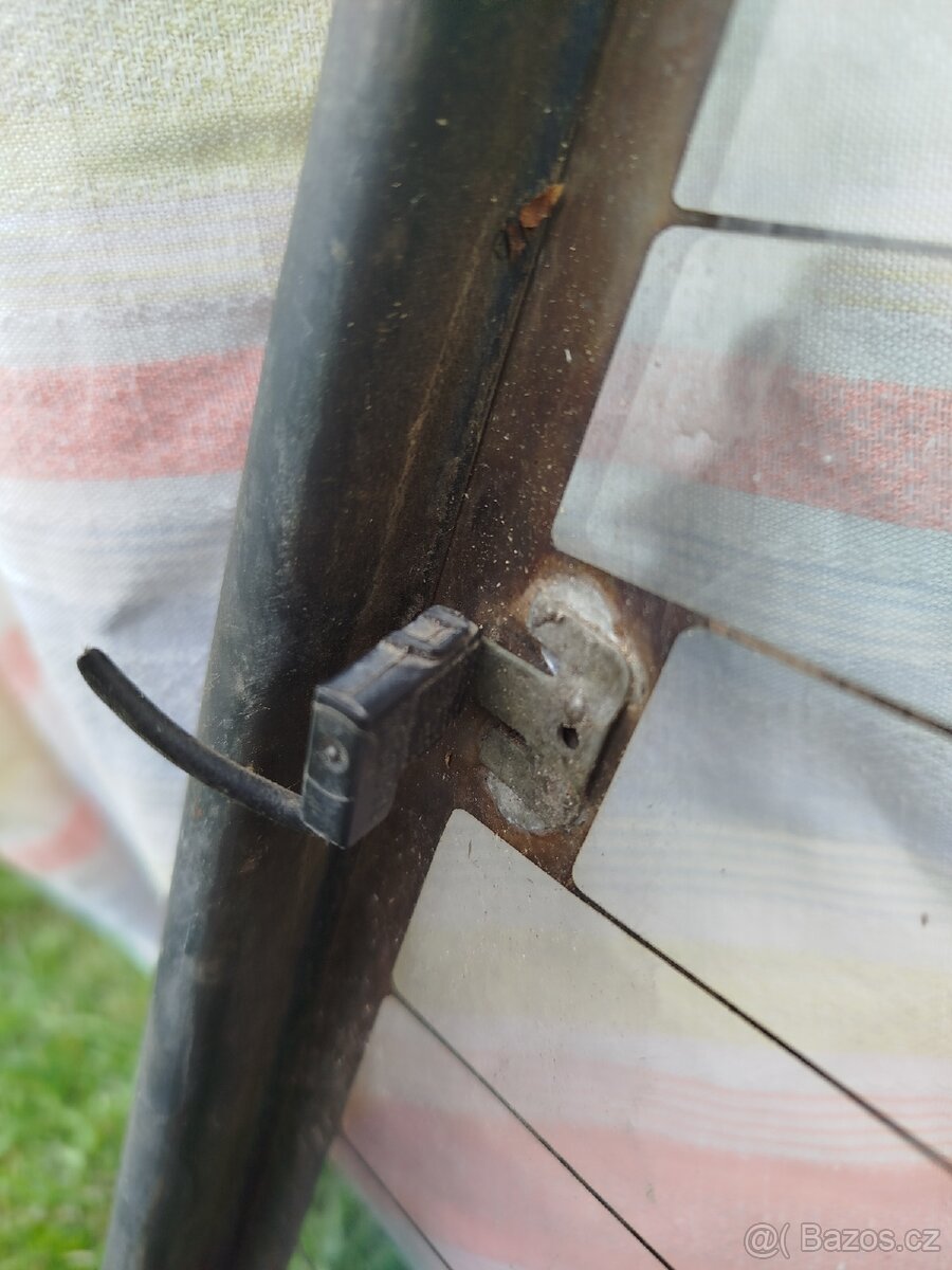 Škoda Felicie sklo kufru - 19