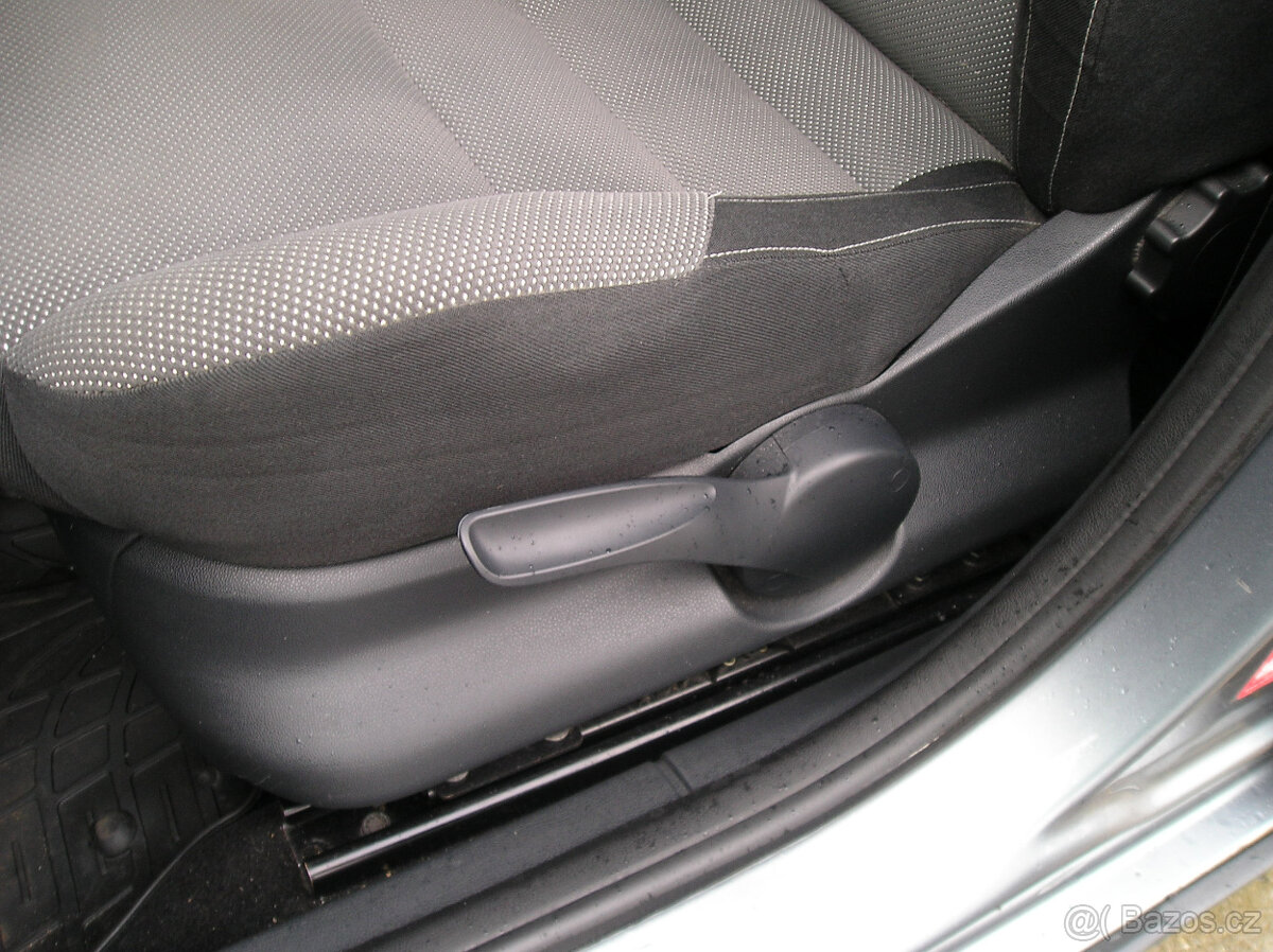 ŠKODA FABIA II-SCOUT-1.2 TSi 63KW RV-2012 - 19